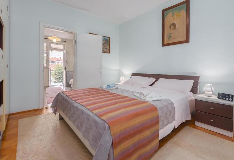 Apartments Lučo Near The Beach And City Center