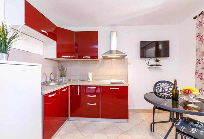 Apartments Mirjana Medulin