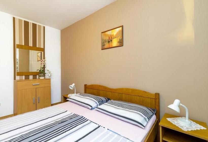 Apartments Mirjana Medulin