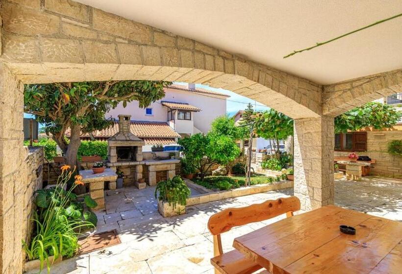 Apartments Mirjana Medulin