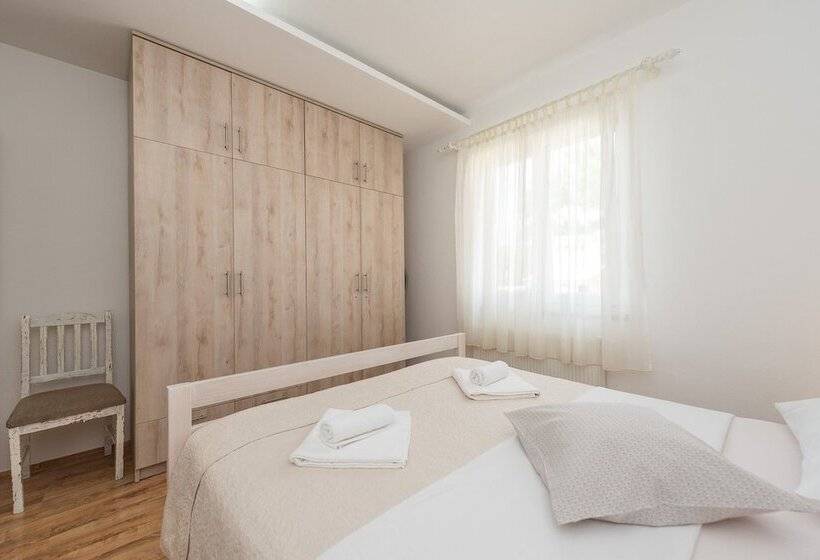 Apartments Mirjana Privlaka / A1 Two Bedrooms