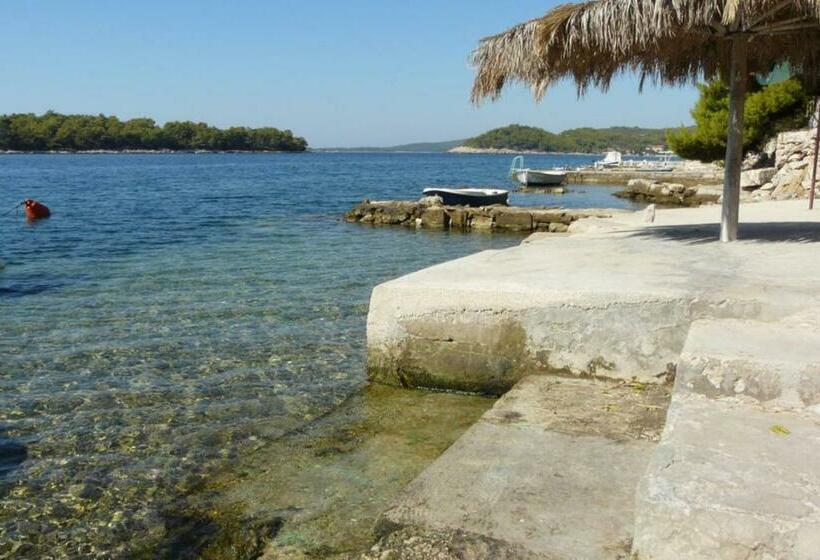 Apartments Near The Sea Marinovic