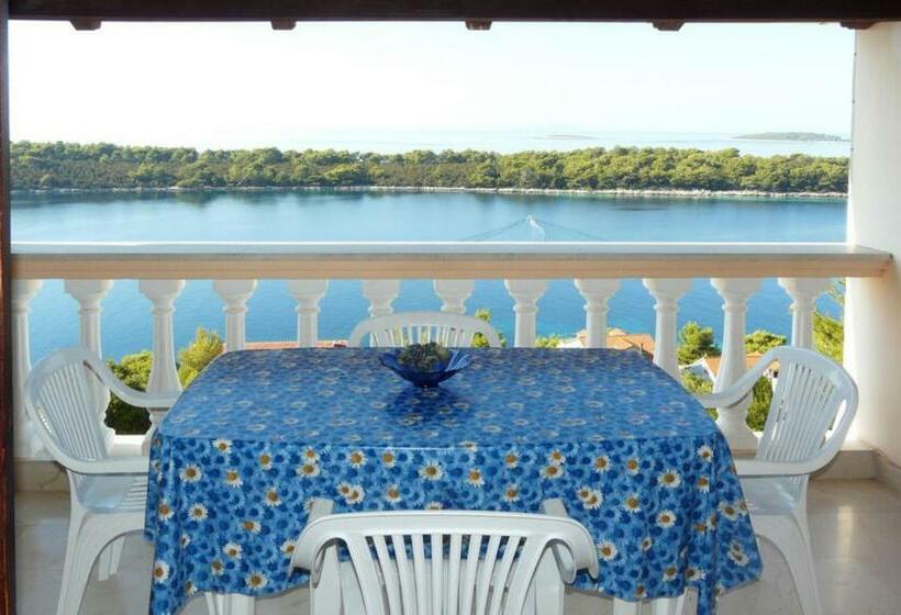 Apartments Near The Sea Marinovic