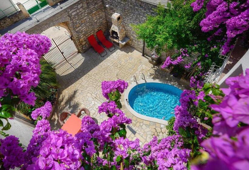 Apartments Salčinović