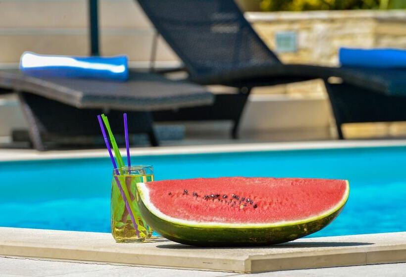 Apartments Villa Ana