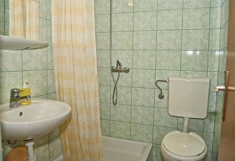 Apartments Zderic