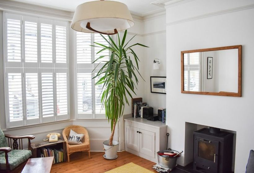 Beautiful Seven Dials Family House