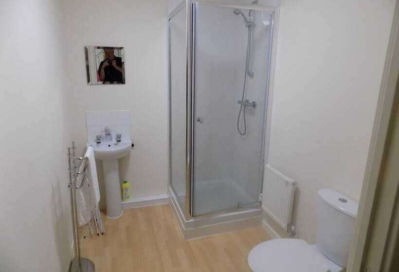 تختخواب و صبحانه A Home From Home 2