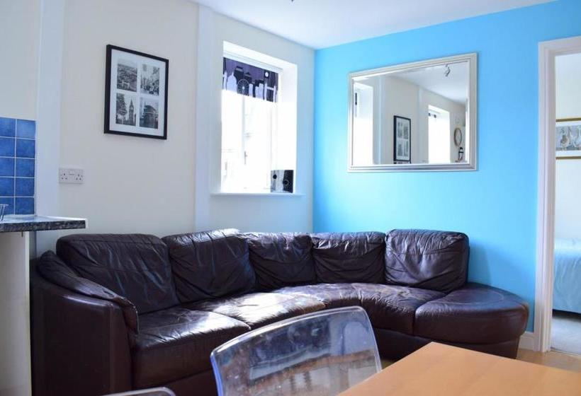 Bright 4 Bed Flat In Stepney Green