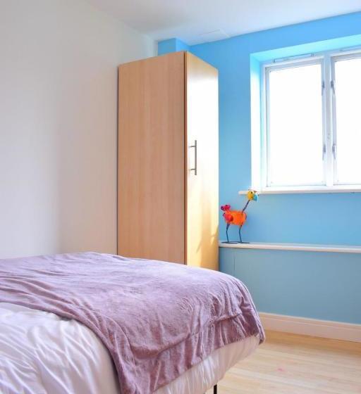 Bright 4 Bed Flat In Stepney Green