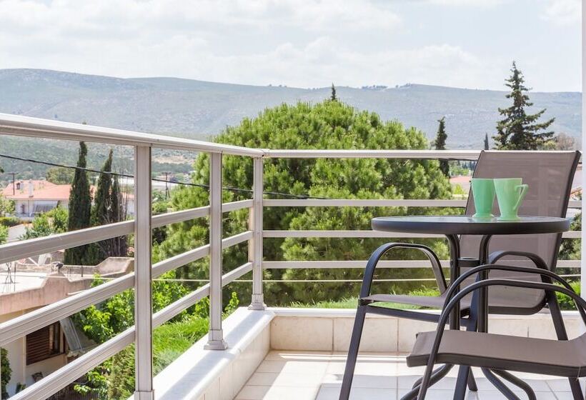 Bright & Spacious Two Floor Family Garden Home