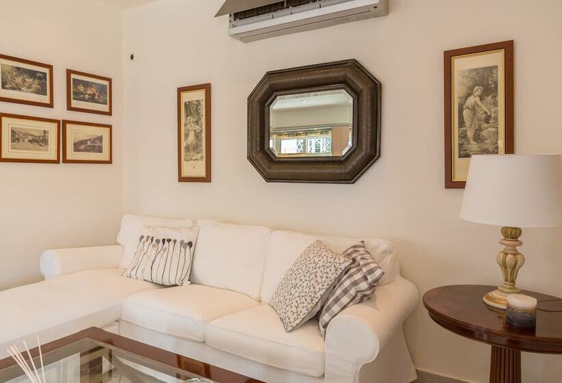 Bright & Spacious Two Floor Family Garden Home