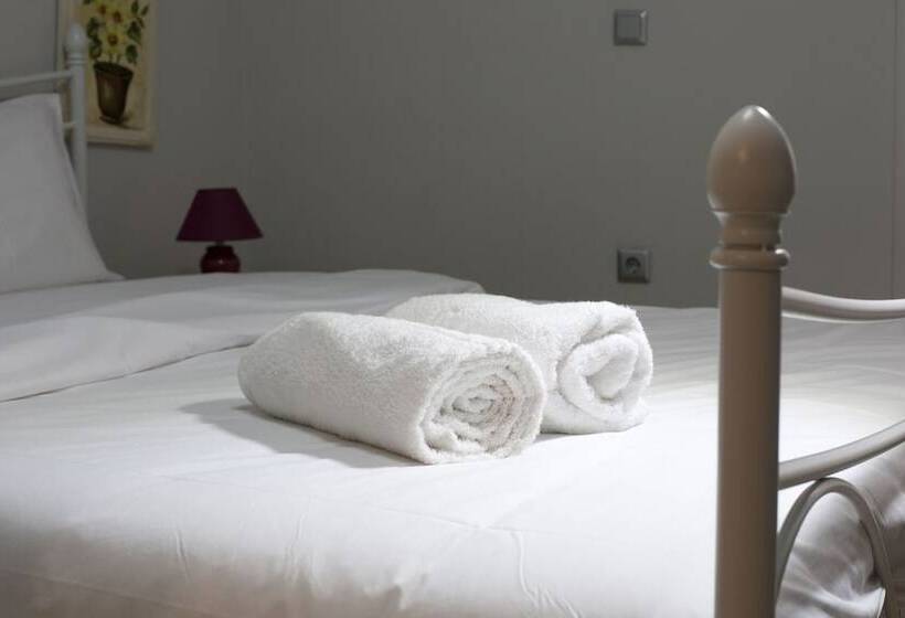 Chalandri A Newly Renovated Studio