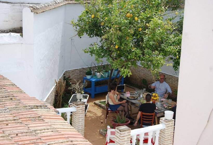 El Patio Del Limonero