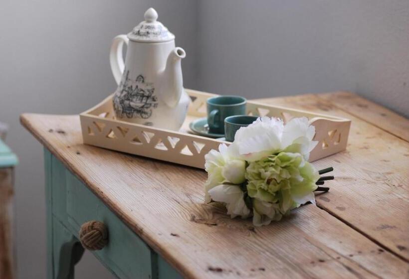 El Patio Del Limonero