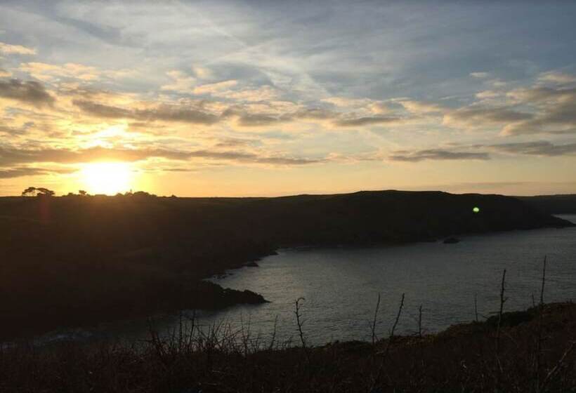 Fabulous House Very Near Charlestown Harbour