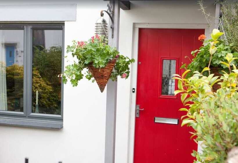 Fabulous House Very Near Charlestown Harbour