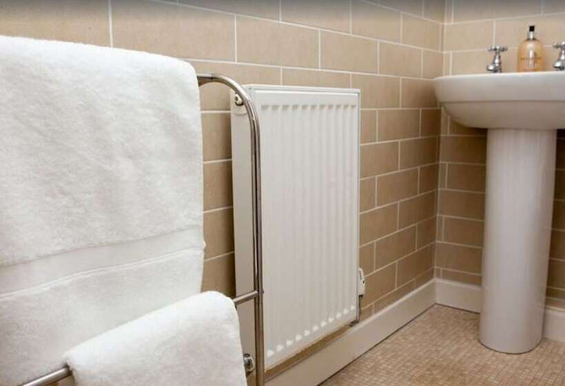 Fabulous House Very Near Charlestown Harbour