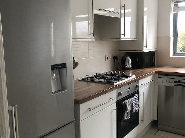 Fabulous House Very Near Charlestown Harbour