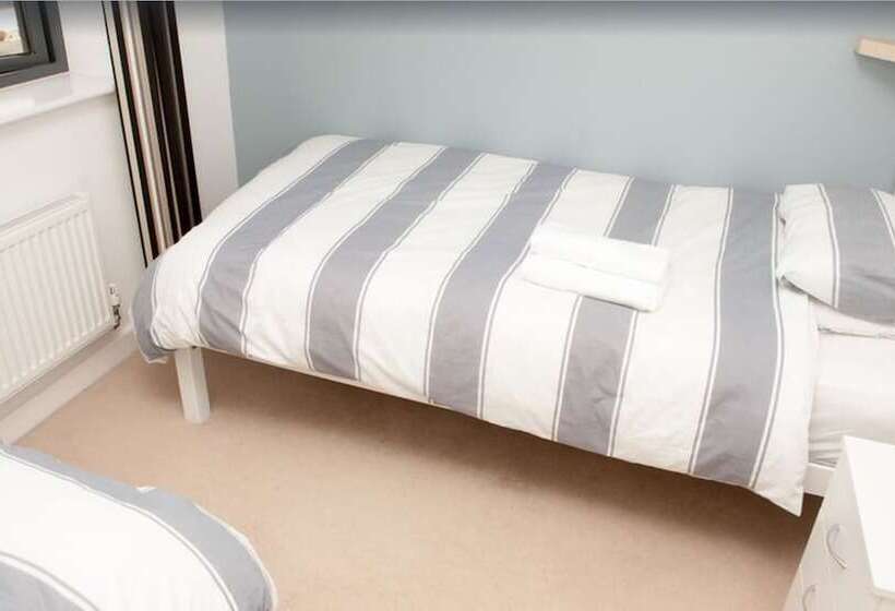 Fabulous House Very Near Charlestown Harbour