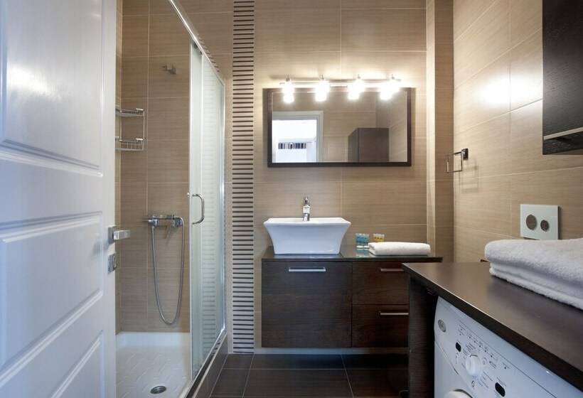 Glyfada, Modern Minimal Apartment