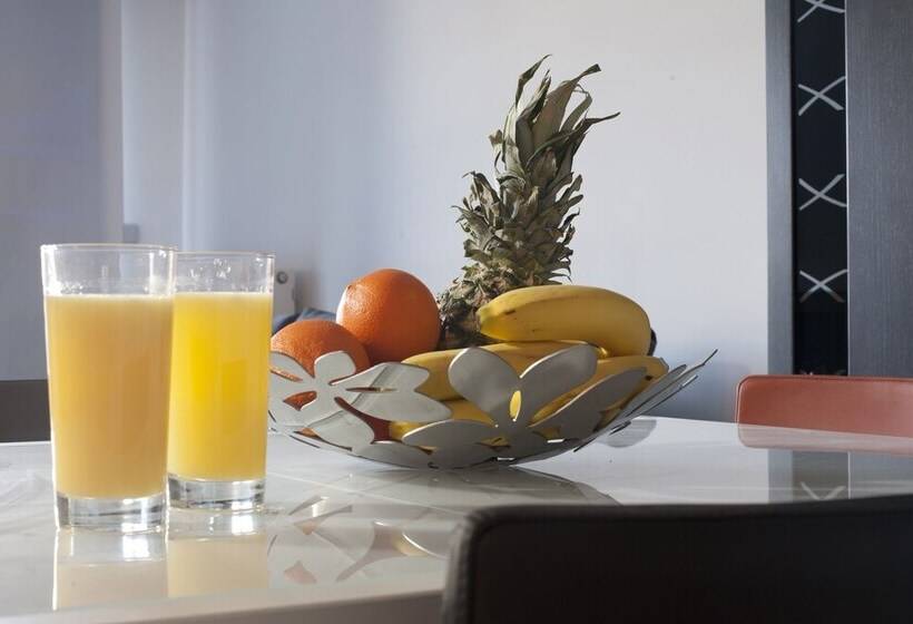 Glyfada, Modern Minimal Apartment