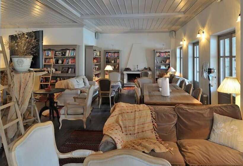 בית מלון כפרי Avragonio