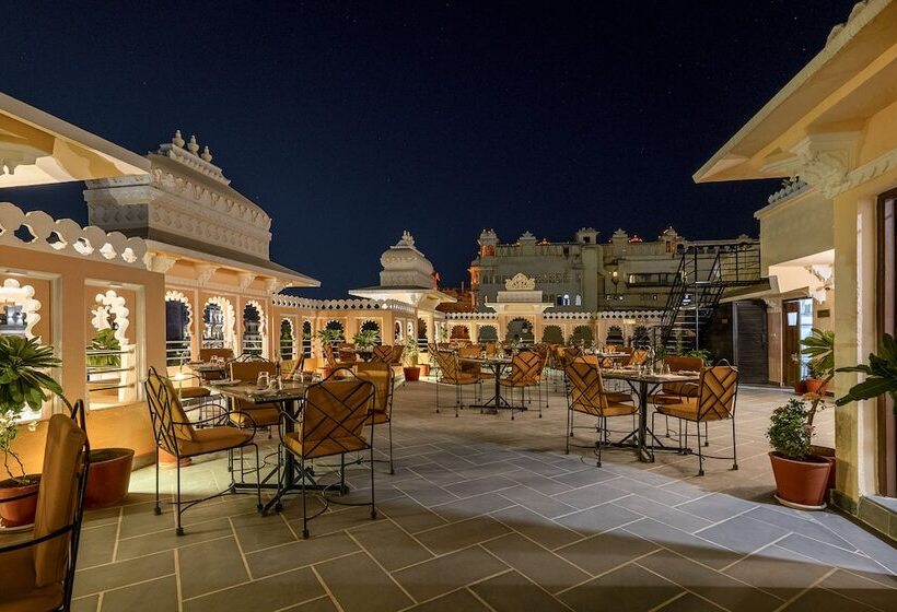 هتل Sterling Jaisinghgarh Udaipur