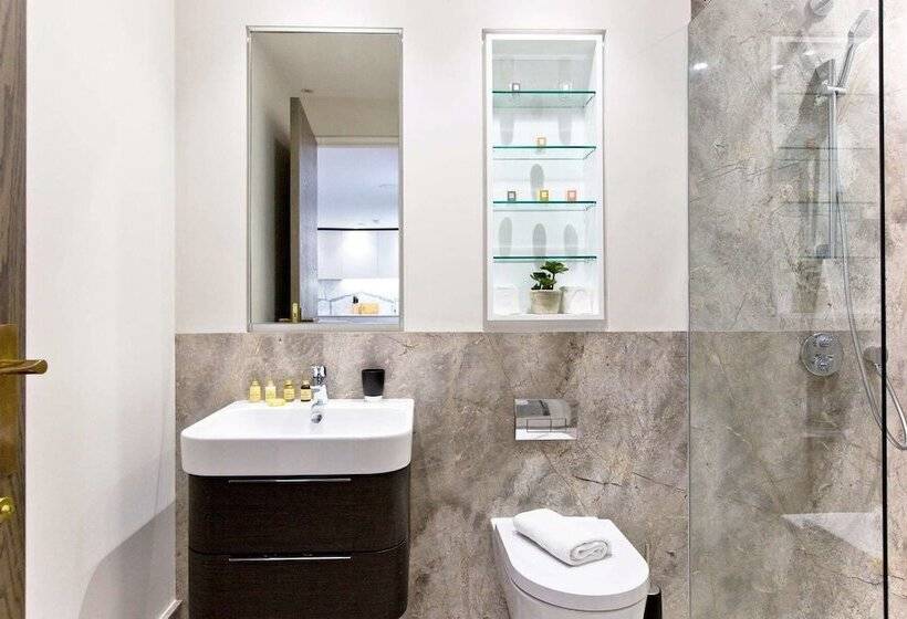 Luxury 2 Bed With Lift Ac And Concierge