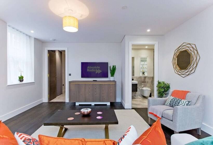 Luxury 2 Bed With Lift Ac And Concierge