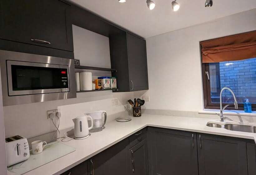 New Bright And Sunny Flat In Oxford City Centre