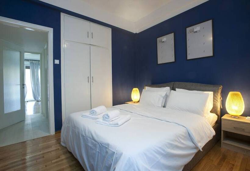 Patision, A Modern & Comfortable Apartment