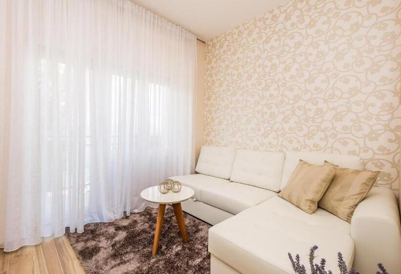 Пансион Apartments And Rooms Milcetic