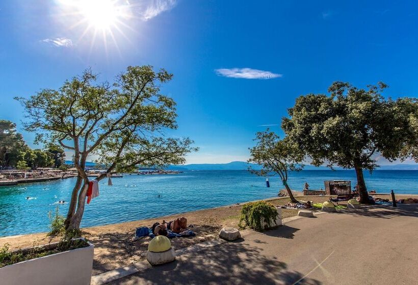 Пансион Apartments And Rooms Milcetic