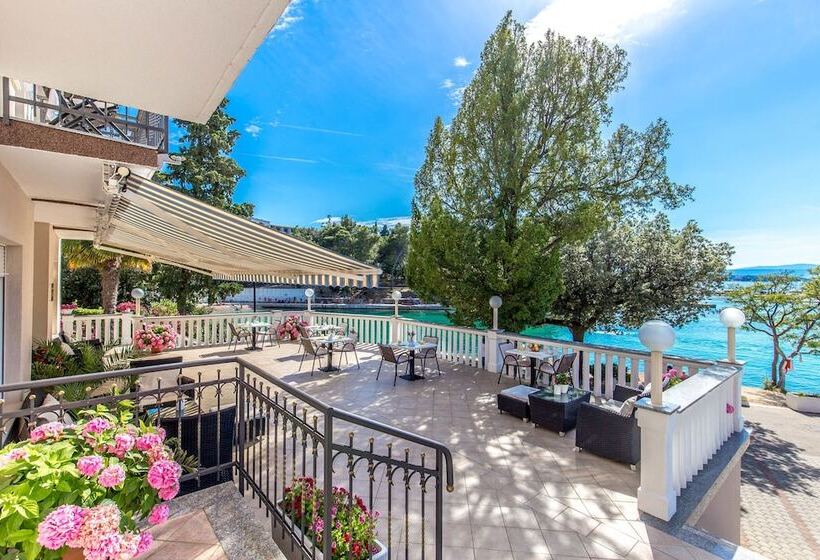 Пансион Apartments And Rooms Milcetic