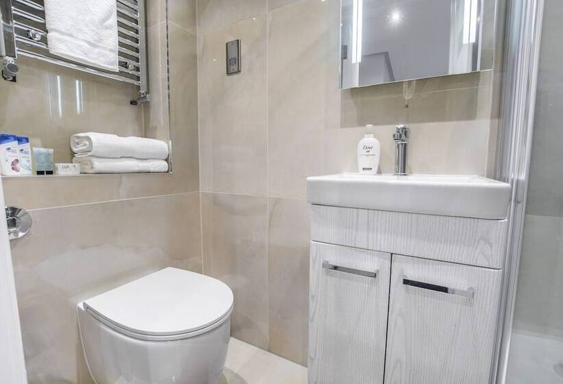 ペンション Goldbeaters House