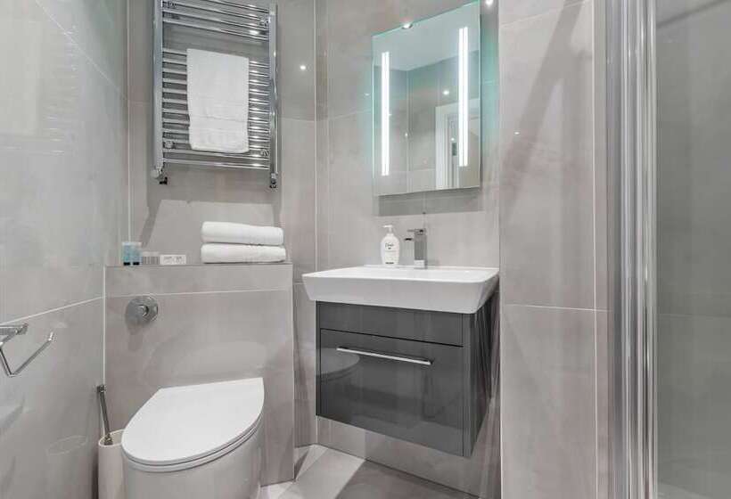 ペンション Goldbeaters House