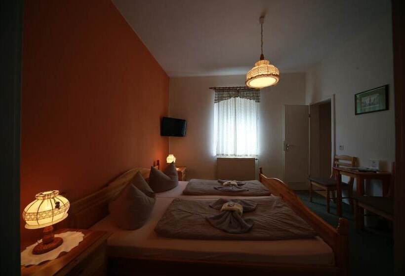 Gaststätte & Pension Lichtenhainer Wasserfall