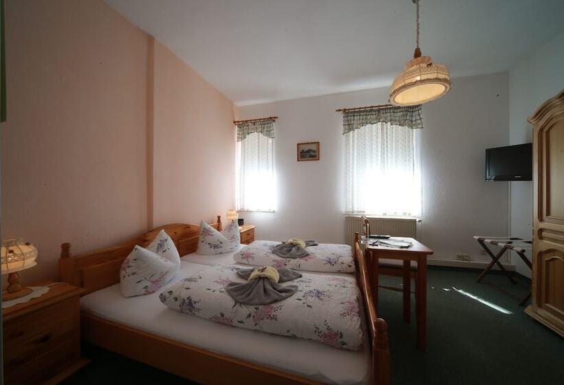 Gaststätte & Pension Lichtenhainer Wasserfall