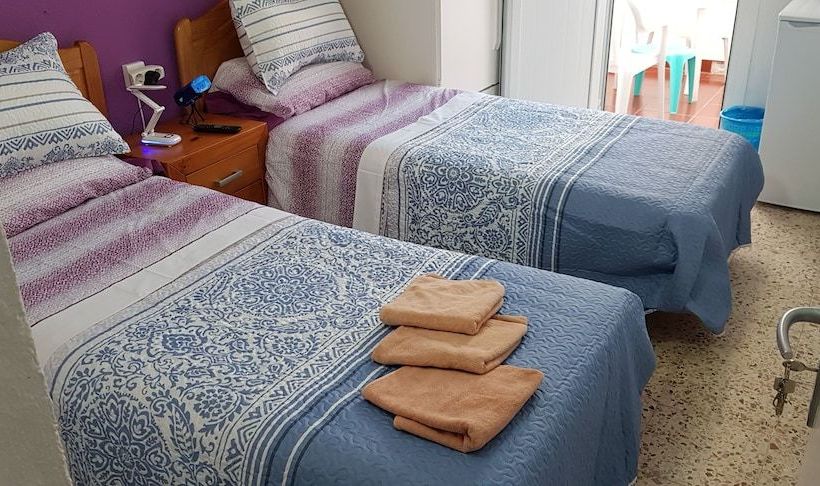 بنسيون Santiago S Private Rooms