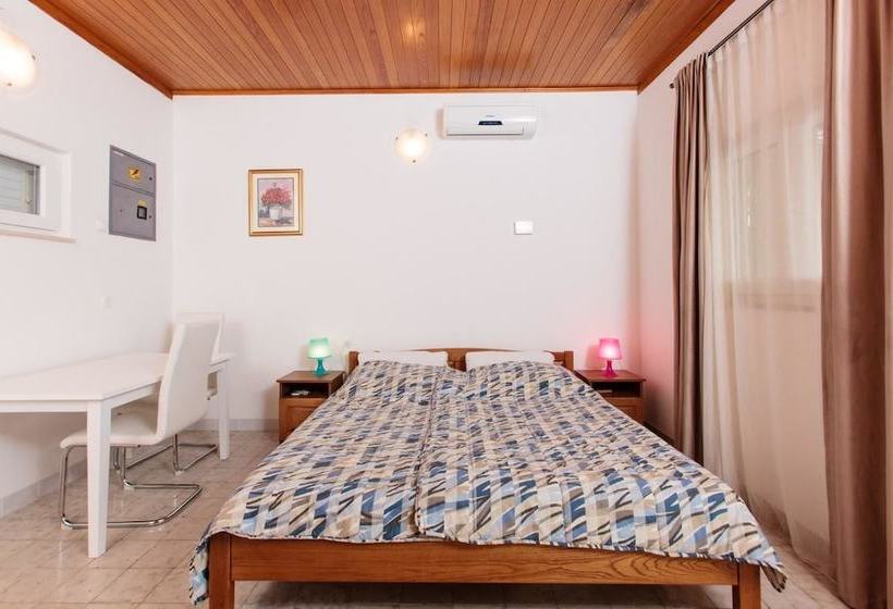 Studio Apartment Akraj