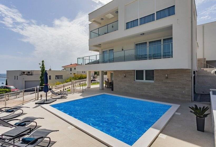 Villa Compass Luxury In A Natural Bay