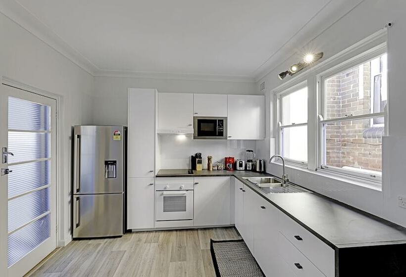 4 Br Apartment Short Walk To Bondi Beach