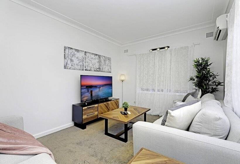 4 Br Apartment Short Walk To Bondi Beach