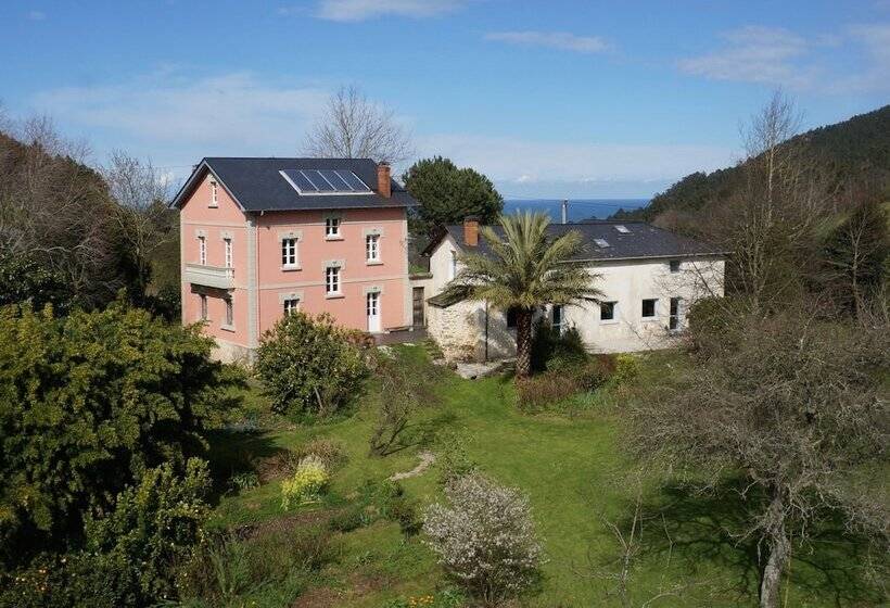 Apartamentos La Collada