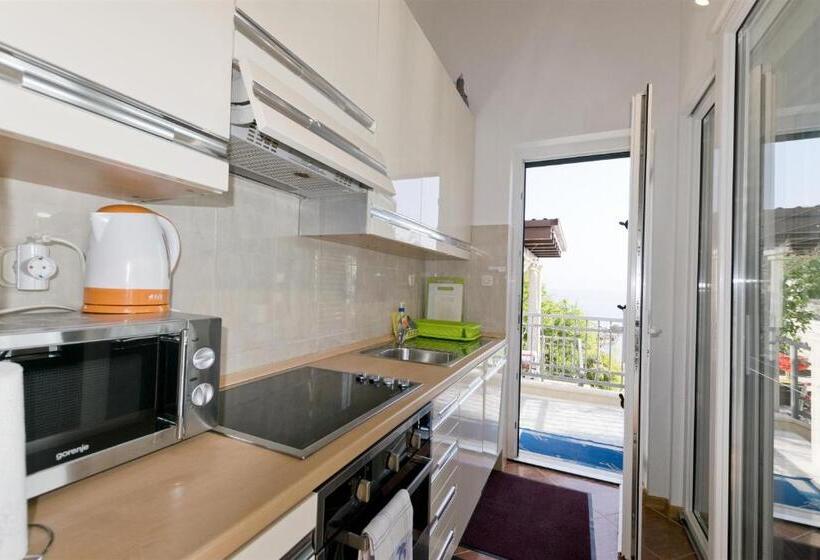 Apartment By The Sea