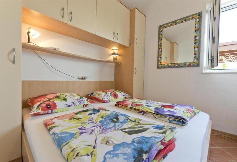 Apartment By The Sea