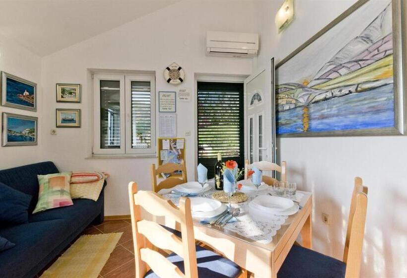 Apartment By The Sea