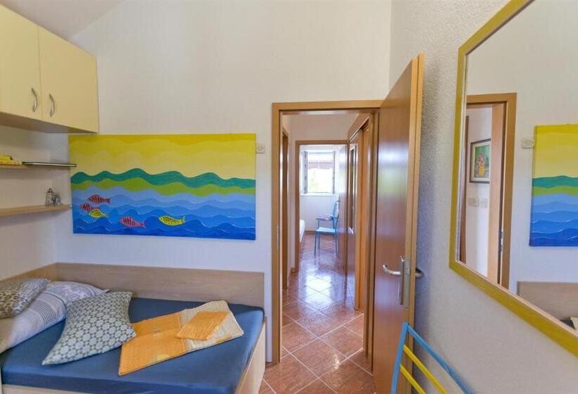 Apartment By The Sea