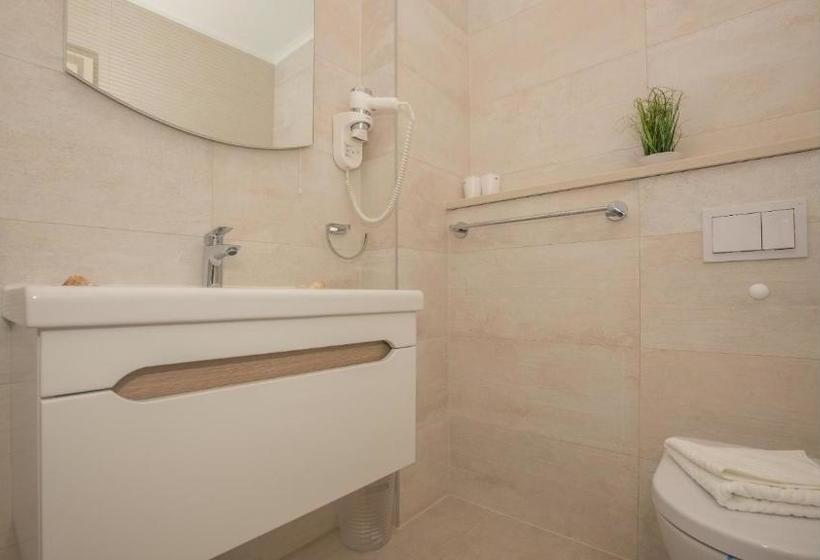 Apartments Leone Lukas